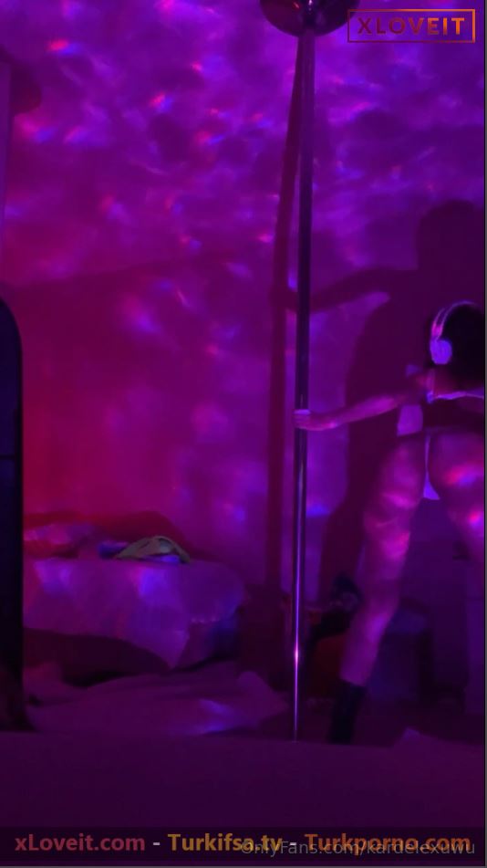 Kardelexuwu ifşa Kerane gibi odasında direk dansı yaptı